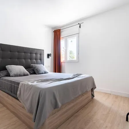 - Spacious Sanctuary In The Heart Of Valencia! -