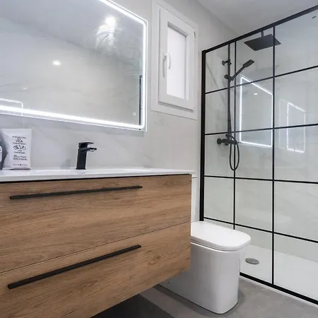 - Spacious Sanctuary In The Heart Of Valencia! - *