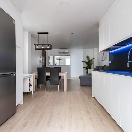 - Spacious Sanctuary In The Heart Of Valencia! - *