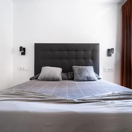 - Spacious Sanctuary In The Heart Of Valencia! - Apartment *