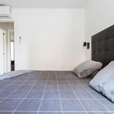 - Spacious Sanctuary In The Heart Of Valencia! -